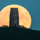 Illustration for article titled Here Are the Best Images of Last Nights Supermoon Eclipse